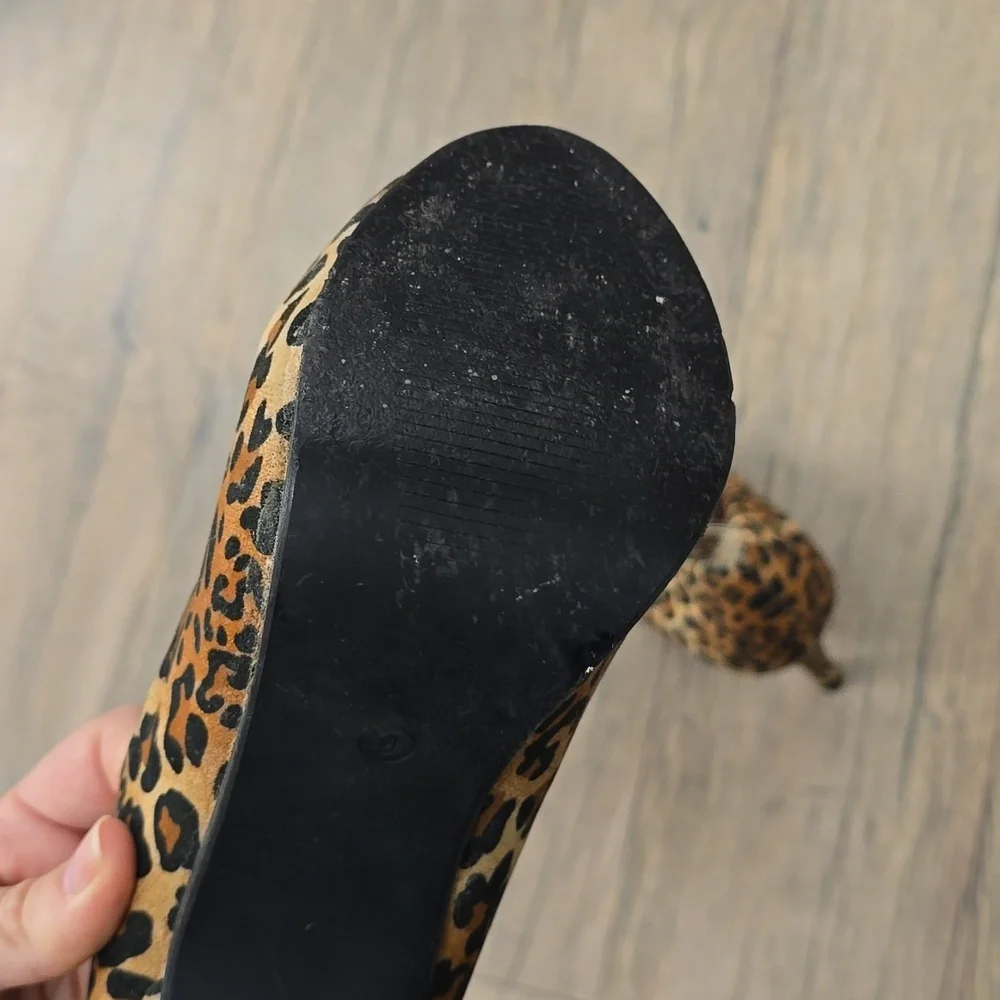Charles Robert‎ Leopard Platform High Heels | Size 9​